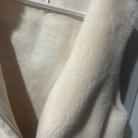 Women’s Wool Vest - Picture 4 of 4